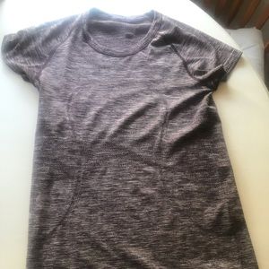 Lululemon size 6 top